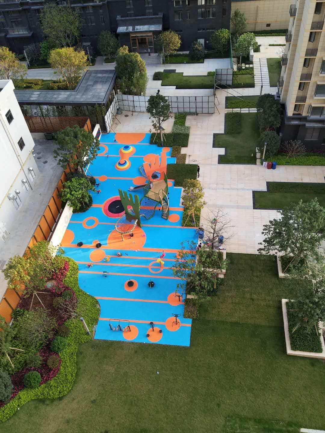 环氧地坪变色的原因和解决方法